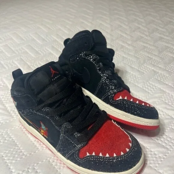 Nike Air Jordan 1 MID GS Siempre Familia Child Size 2Y Big Boy Running Shoes - Picture 3 of 15